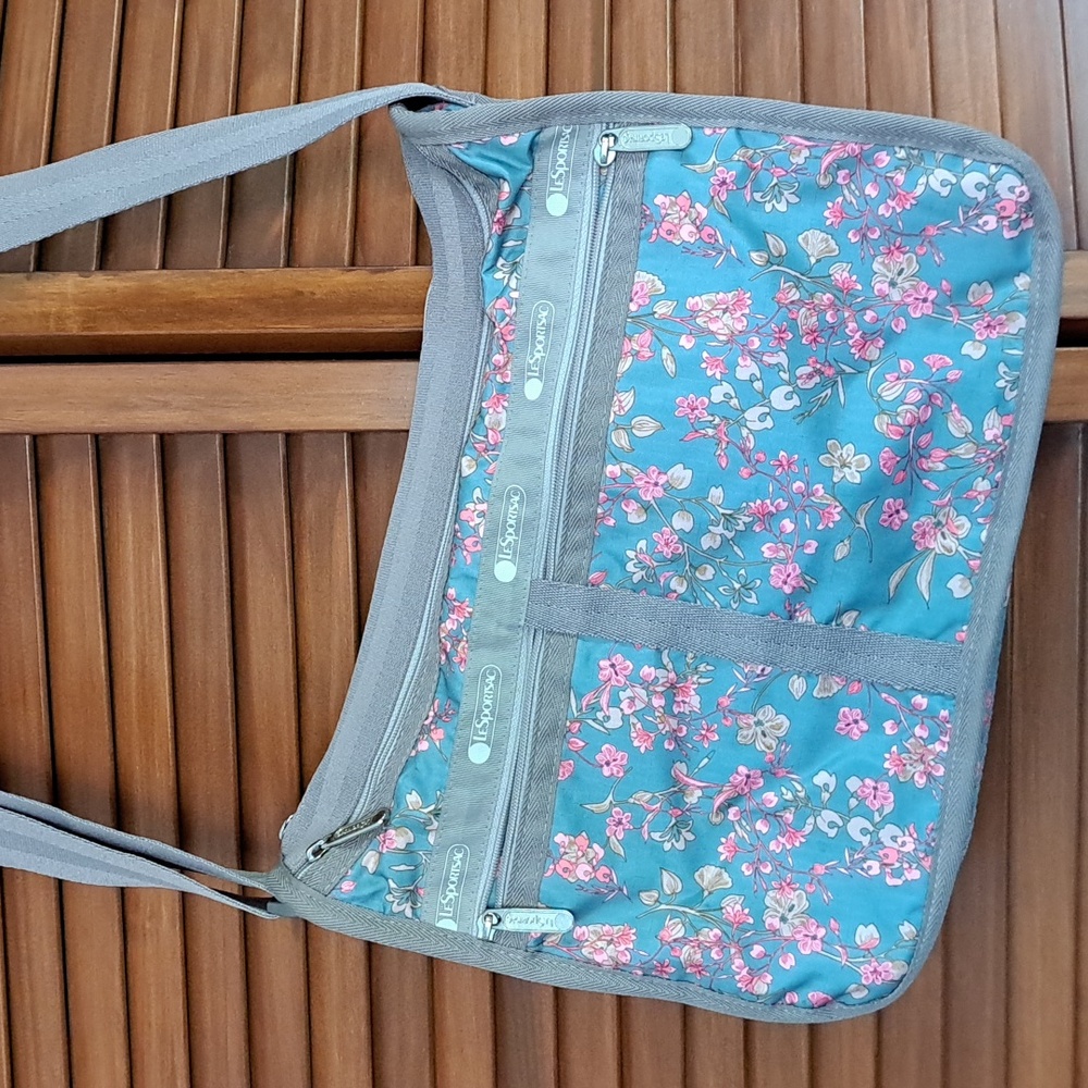 Le Sportsac Crossbody Messanger bag